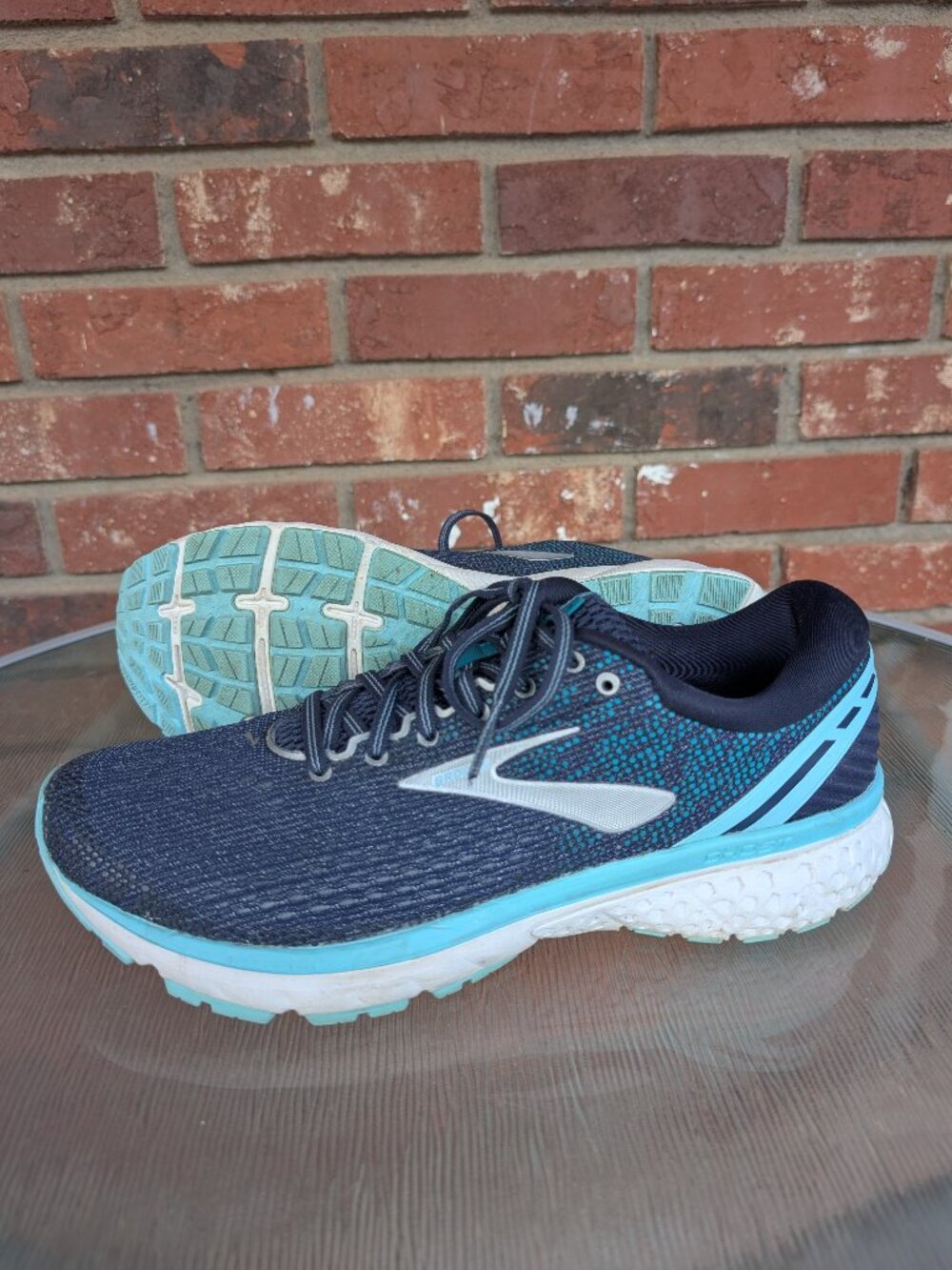 Women's Brooks Ghost 11 Running Shoes Size 11